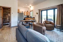 Black Hills Tiny Resort Mountain Side