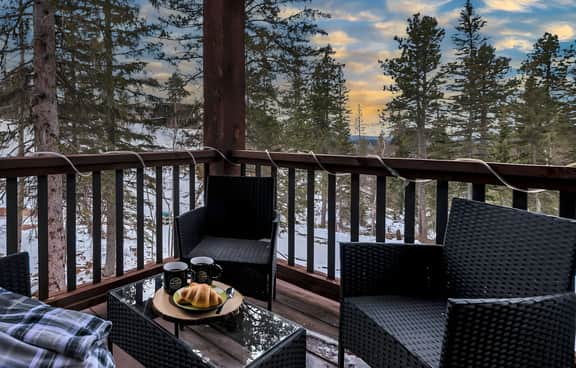Dakota Sunset Lodge